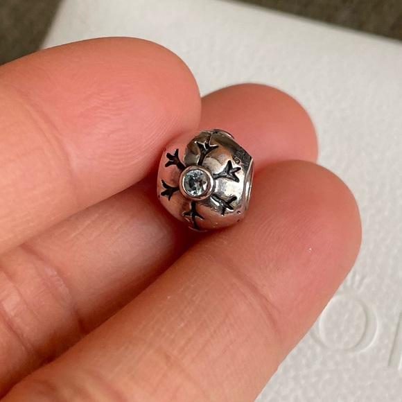 Retired Pandora Aqua Snowflake CZ Winter Bead Charm Christmas Snow EUC - Picture 5 of 8